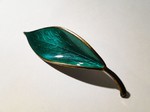 Designer: Willy Winnaess (active 1950s) David Andersen brooch Brosche Silber Email enamel leaf Blatt grün Emaille